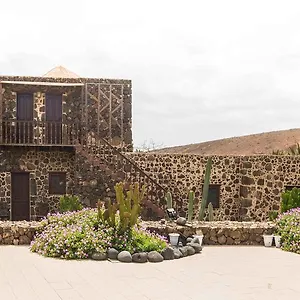hotel-rural-restaurante-mahoh.in-canary-islands.com/